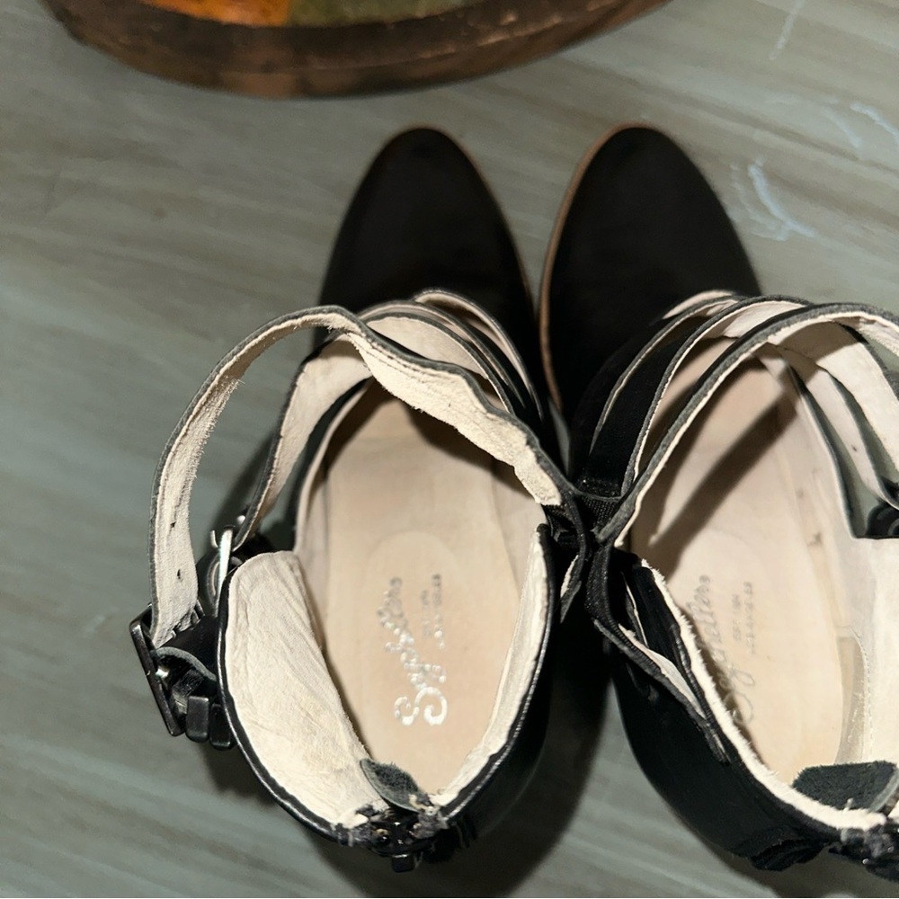 Seychelles Black Ankle Boots with Tan Soles - Picture 3 of 4